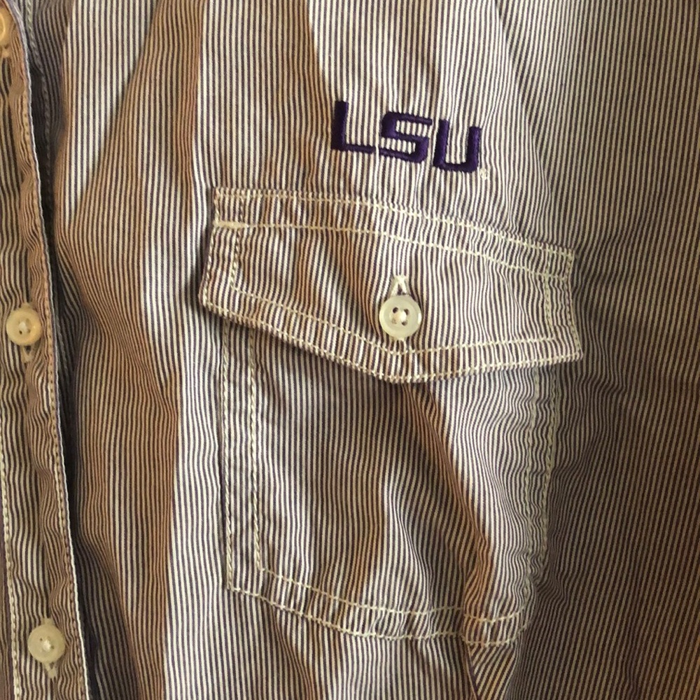 Button down - Picture 2 of 3